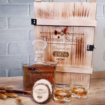 Edles Whisky Set mit Gravur in geflammter Holzkiste mit Rindenuntersetzer