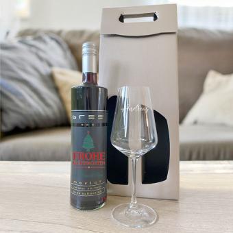 Geschenk-Set mit bedruckter Rotweinflasche und Weinglas zum Fest 