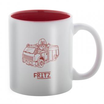 Keramik Tasse mit Gravur eines Feuerwehrautos und Namen 