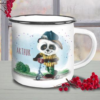 Individuelle Emaille-Tasse mit Scooter-Panda und eigenem Namen 