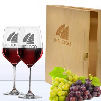 Wein-Geschenk-Set mit Logo in Holzkiste Gravur auf Kiste und Gläsern