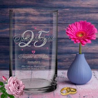 Vase zur Silberhochzeit mit Namen personalisiert 