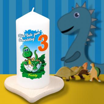 Kerze zum Kindergeburtstag - Baby-Dino mit Alter und Namen 