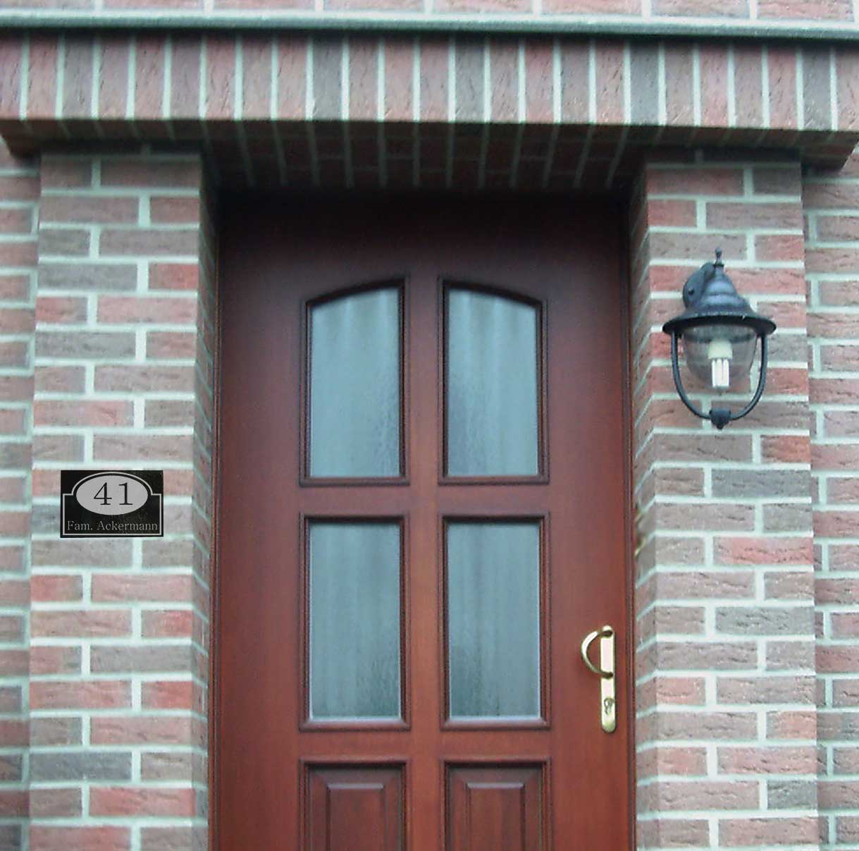 Hausnummer graviert auf Schieferplatte 