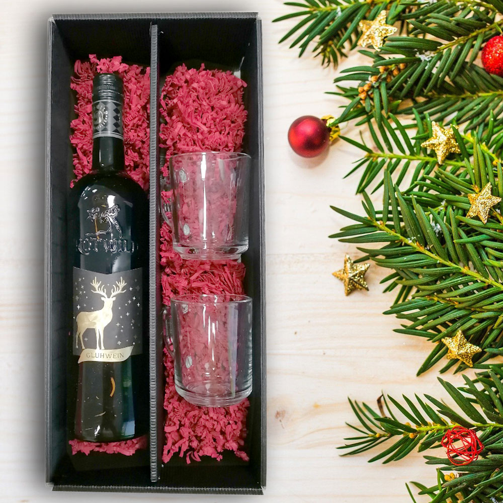 Schönes Glühwein-Set mit Namen als Weihnachtsgeschenk mit rotem Glühwein