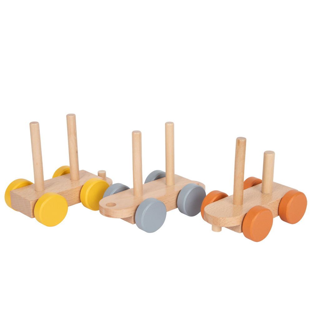 Holz-Zug zur Geburt mit Namen graviert 