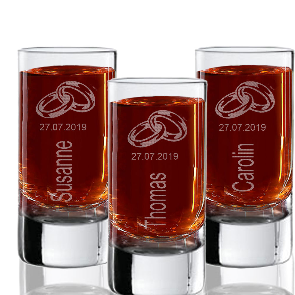 Schnapsglas mit Namen als Gastgeschenk 