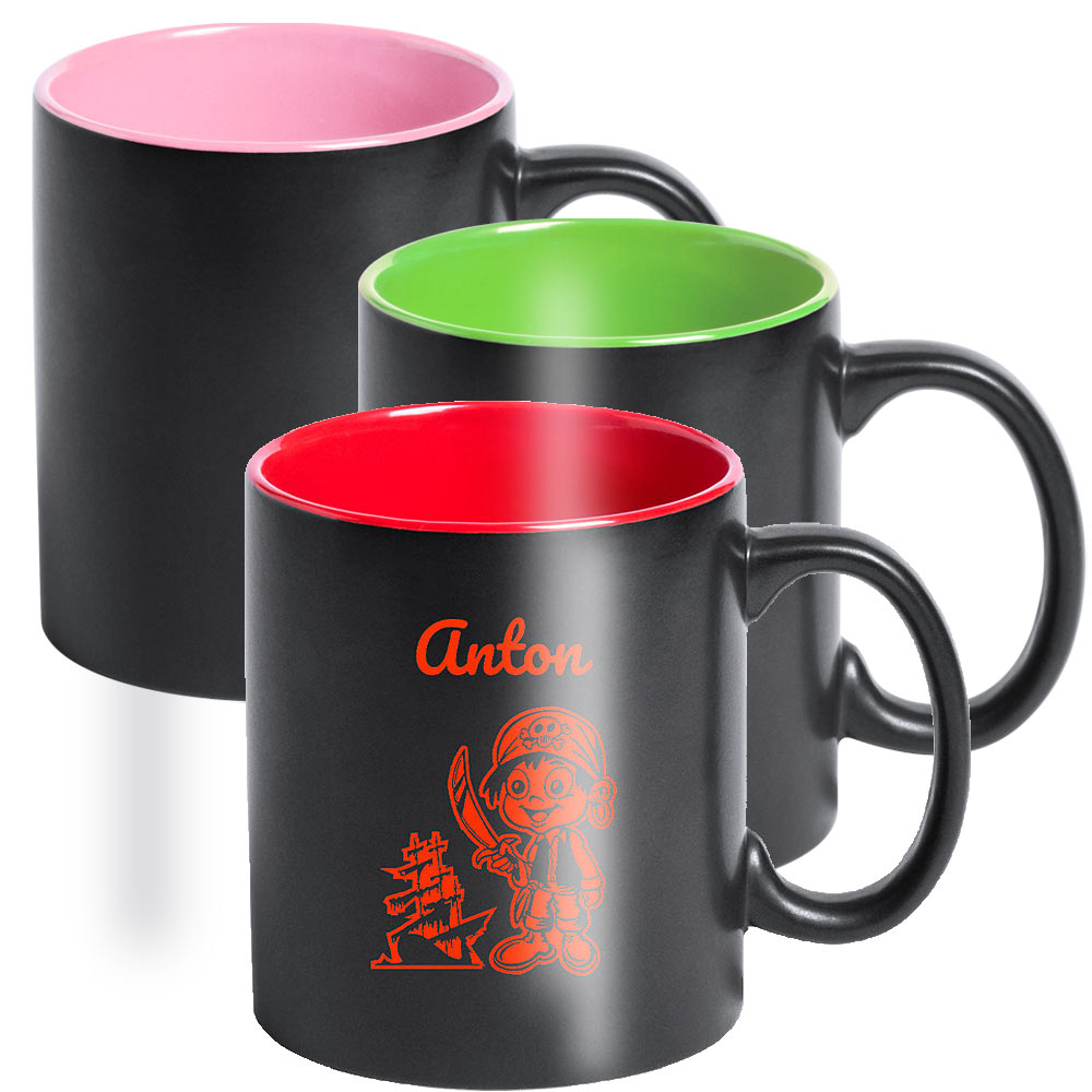 Gravierte Tasse mit Fußballern und Namen personalisiert 