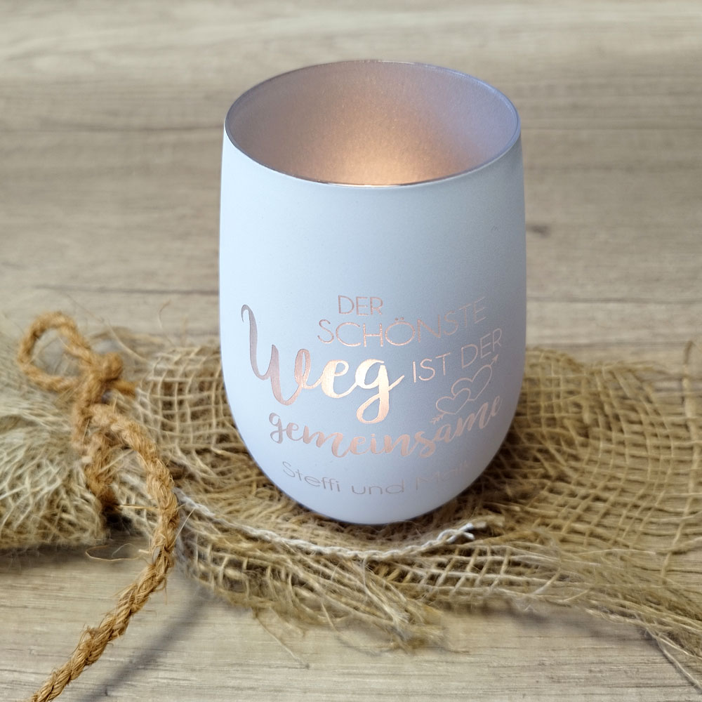 Windlicht mit "Der schönste Weg ist der gemeinsame" graviert als Geschenkidee zur Hochzeit Weiß-Silber