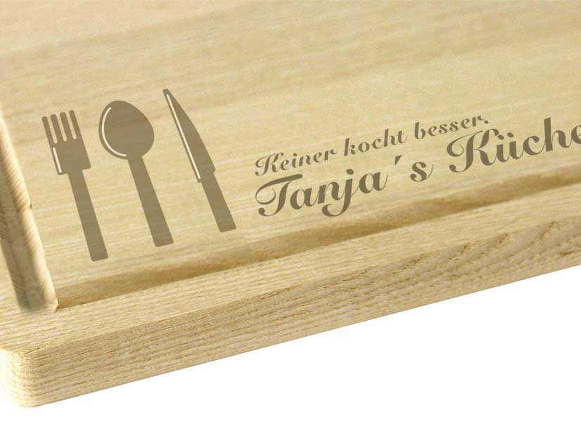 Tranchierbrett Holz graviert mit Saftrille 