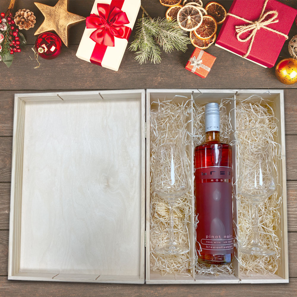 Geschenkset zu Weihnachten mit gravierten Gläsern und Wein in Holzbox 