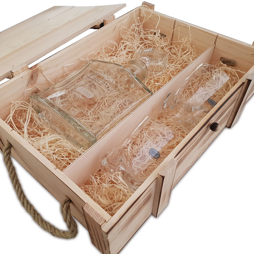 Edles Whisky Set mit Gravur in geflammter Holzkiste 